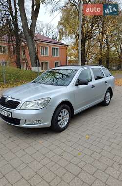 Универсал Skoda Octavia 2013 в Городке