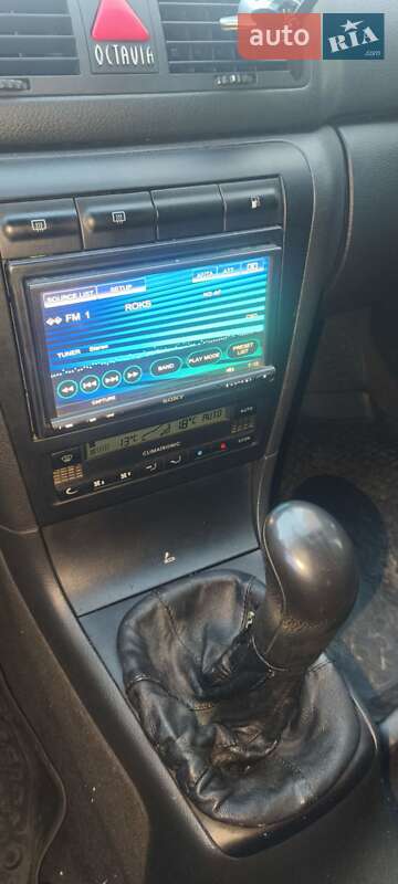 Лифтбек Skoda Octavia 2003 в Харькове