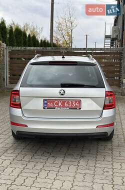 Універсал Skoda Octavia 2015 в  фото 39 Універсал Skoda Octavia 2015 в