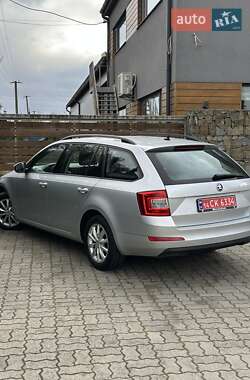 Універсал Skoda Octavia 2015 в  фото 48 Універсал Skoda Octavia 2015 в