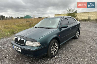 Лифтбек Skoda Octavia 1998 в Киеве