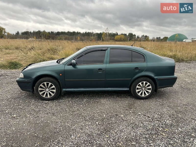 Лифтбек Skoda Octavia 1998 в Киеве