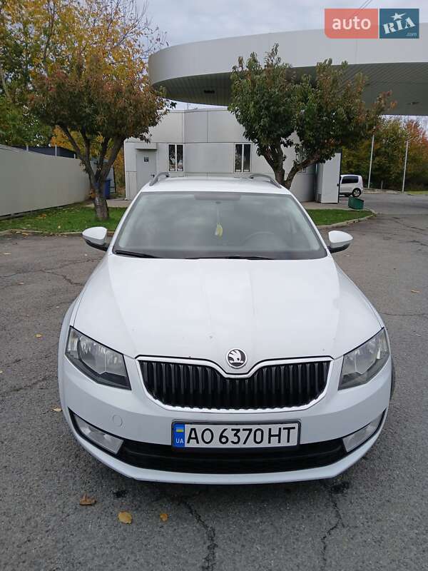 Универсал Skoda Octavia 2014 в Ужгороде фото Универсал Skoda Octavia 2014 в Ужгороде