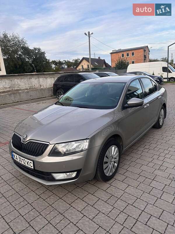 Ліфтбек Skoda Octavia 2015 в Львові