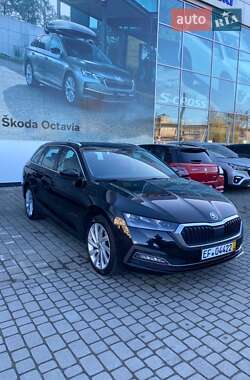 Универсал Skoda Octavia 2021 в Львове