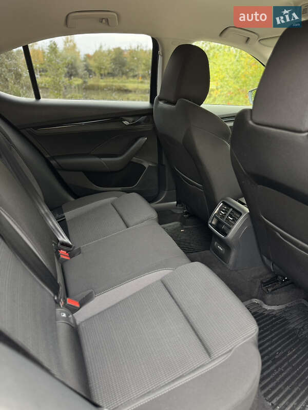 Ліфтбек Skoda Octavia 2023 в Львові