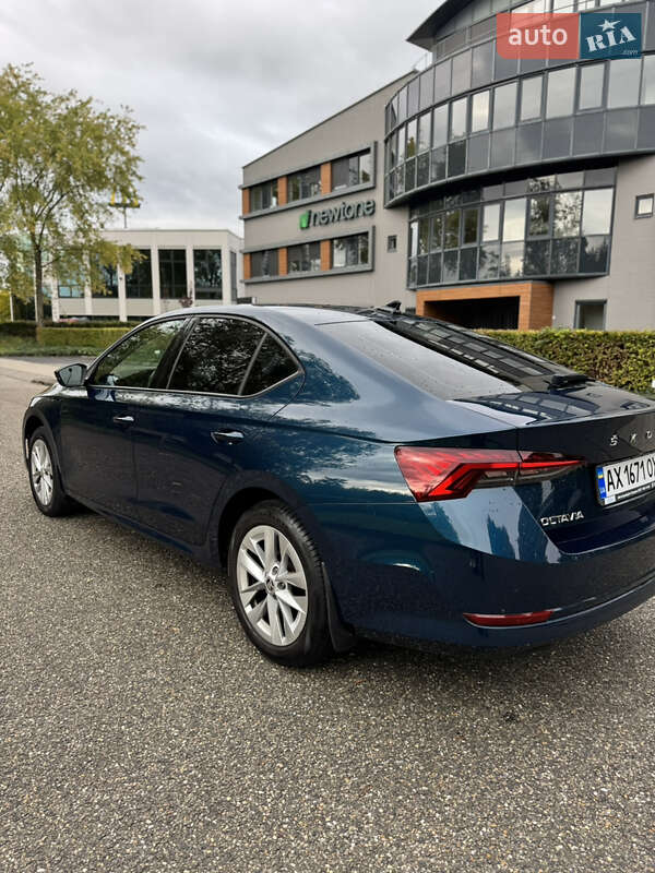 Ліфтбек Skoda Octavia 2023 в Львові