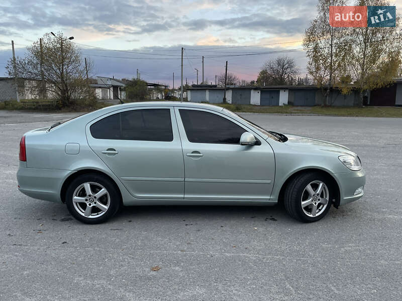 Лифтбек Skoda Octavia 2010 в Звягеле