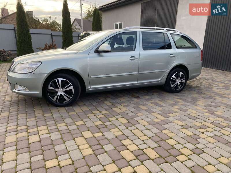 Універсал Skoda Octavia 2009 в Нововолинську
