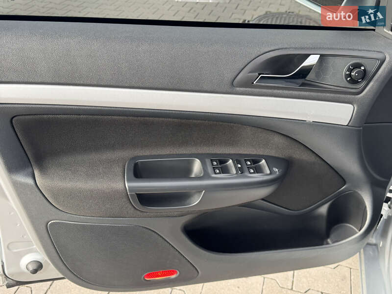 Универсал Skoda Octavia 2012 в Ровно