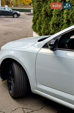 Універсал Skoda Octavia 2015 в  фото 10 Універсал Skoda Octavia 2015 в