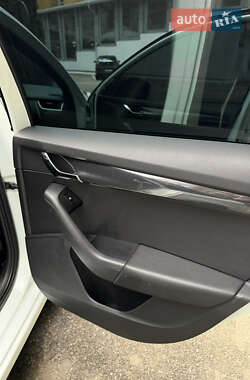 Універсал Skoda Octavia 2015 в  фото 37 Універсал Skoda Octavia 2015 в