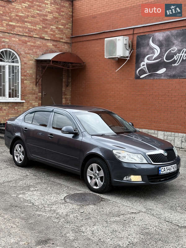 Ліфтбек Skoda Octavia 2010 в Смілі