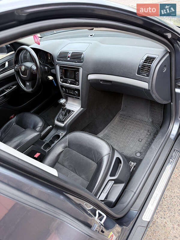 Ліфтбек Skoda Octavia 2010 в Смілі