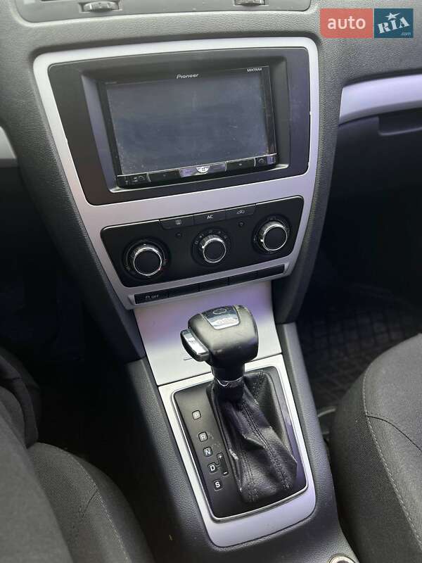 Лифтбек Skoda Octavia 2010 в Каменском