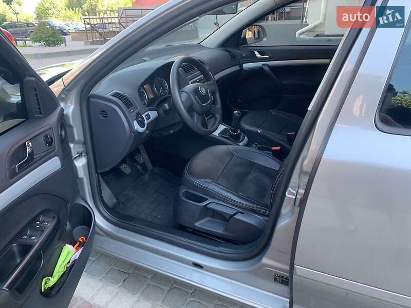 Лифтбек Skoda Octavia 2009 в Львове
