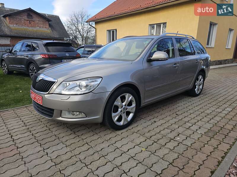 Универсал Skoda Octavia 2012 в Стрые