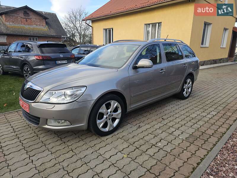 Универсал Skoda Octavia 2012 в Стрые