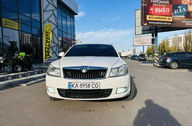 Лифтбек Skoda Octavia 2012 в Вишневом Лифтбек Skoda Octavia 2012 в Вишневом