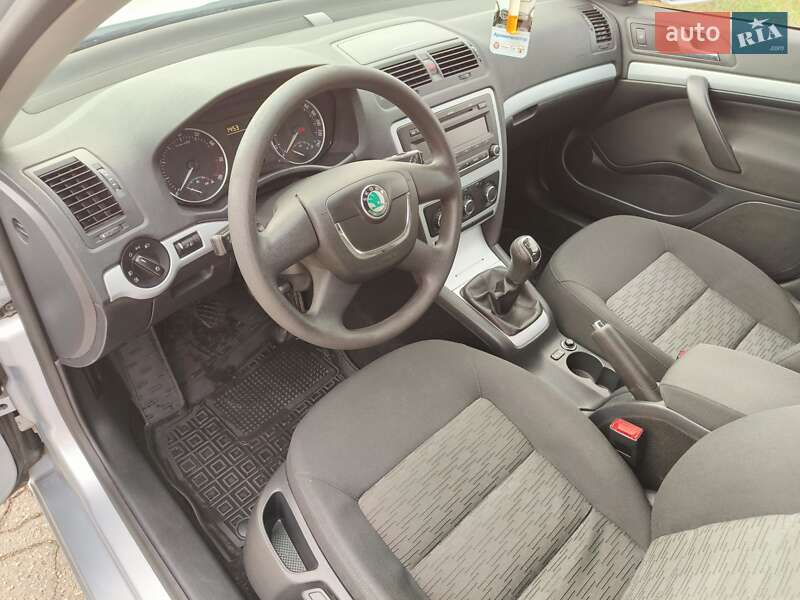 Универсал Skoda Octavia 2010 в Миргороде