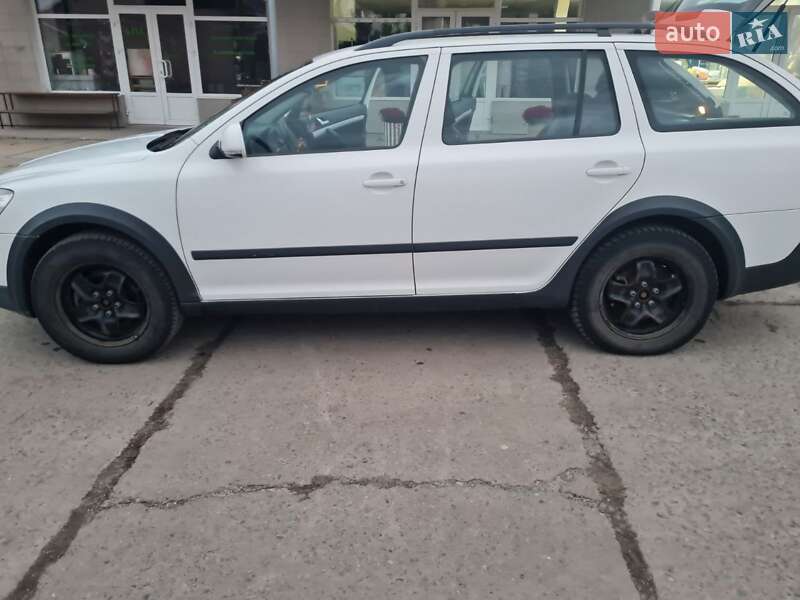 Универсал Skoda Octavia 2011 в Новом Буге