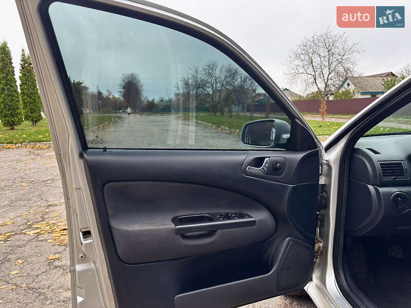 Лифтбек Skoda Octavia 2000 в Маньковке