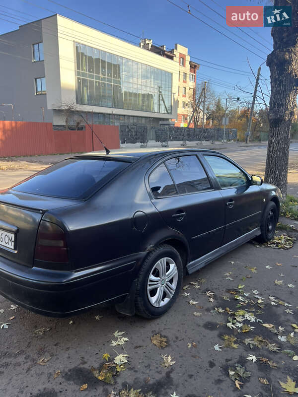 Лифтбек Skoda Octavia 1998 в Львове