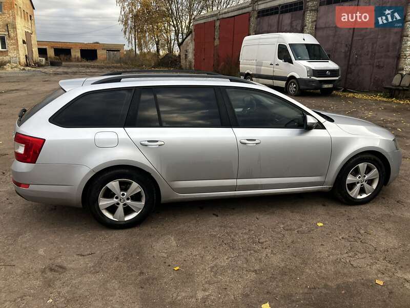 Універсал Skoda Octavia 2013 в Острозі