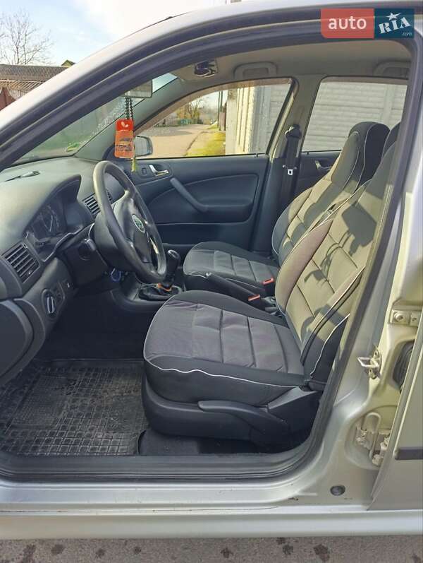 Лифтбек Skoda Octavia 2005 в Ровно