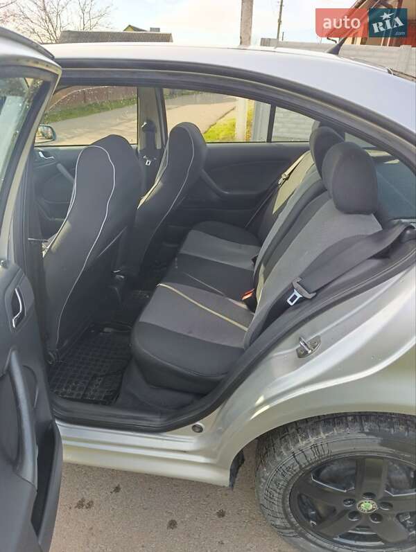 Лифтбек Skoda Octavia 2005 в Ровно