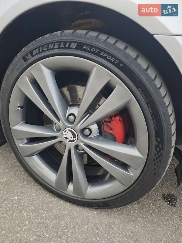 Ліфтбек Skoda Octavia 2010 в Кропивницькому