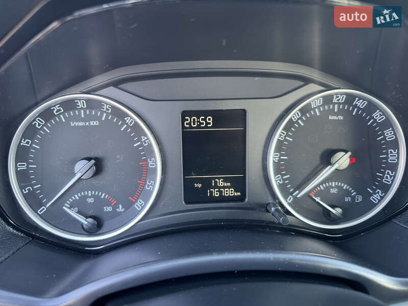 Лифтбек Skoda Octavia 2012 в Львове фото 13 Лифтбек Skoda Octavia 2012 в Львове