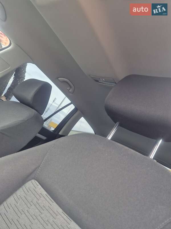 Универсал Skoda Octavia 2011 в Луцке