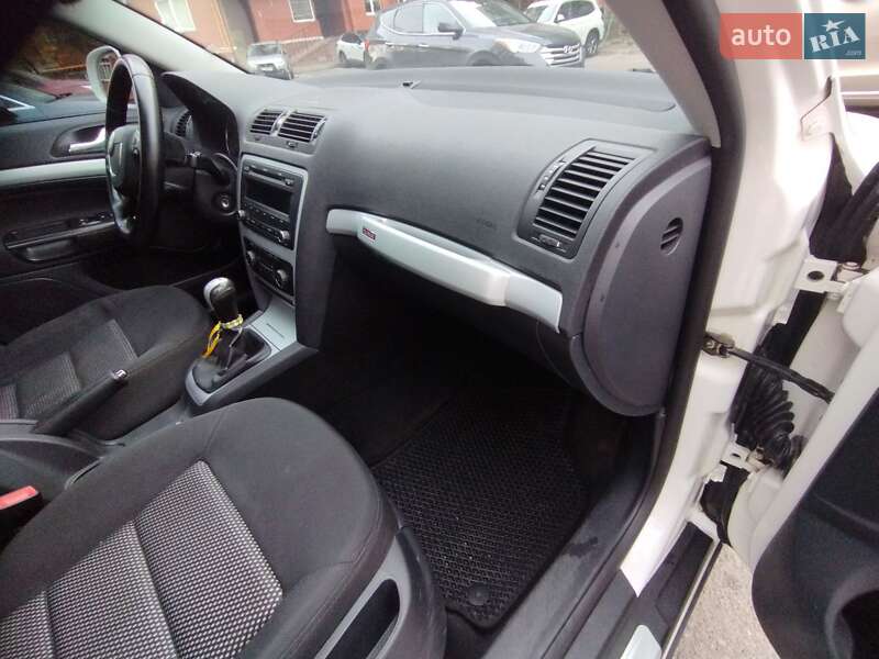 Универсал Skoda Octavia 2010 в Киеве