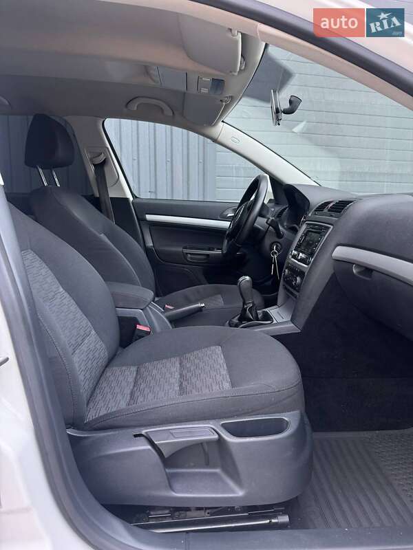 Универсал Skoda Octavia 2012 в Калуше