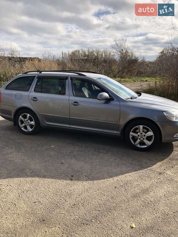 Универсал Skoda Octavia 2012 в Мироновке