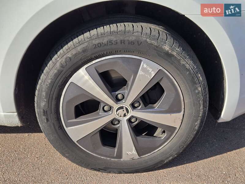 Универсал Skoda Octavia 2015 в Киеве фото 19 Универсал Skoda Octavia 2015 в Киеве