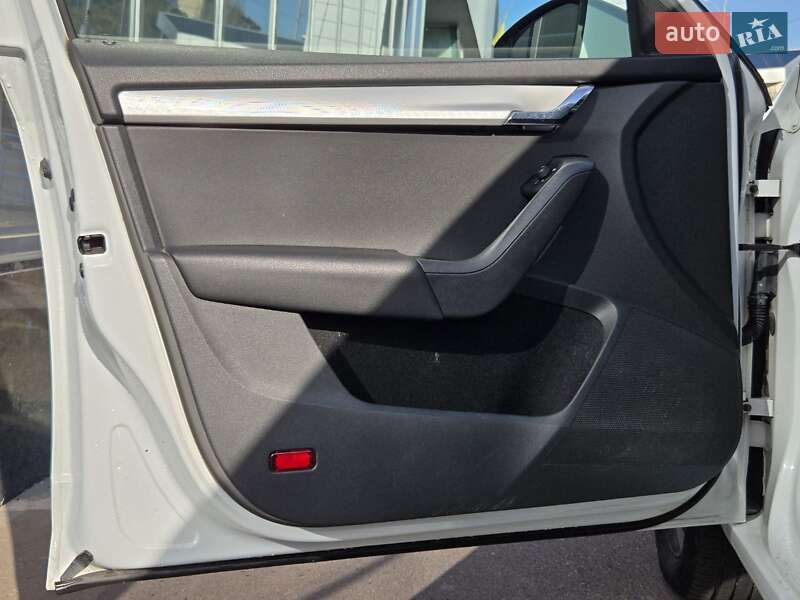 Универсал Skoda Octavia 2015 в Киеве фото 16 Универсал Skoda Octavia 2015 в Киеве