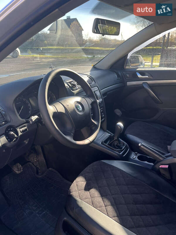 Лифтбек Skoda Octavia 2008 в Рудки