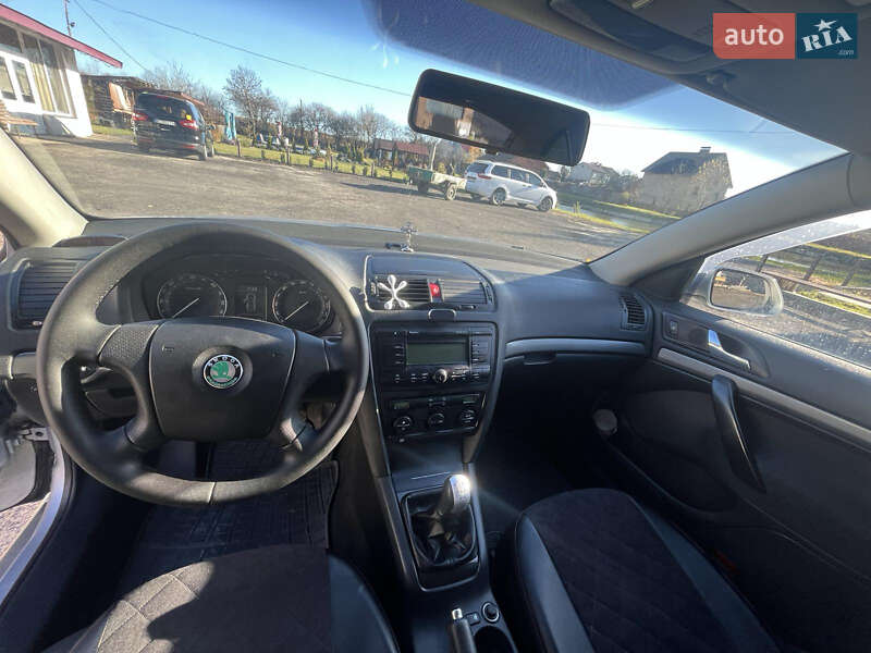 Лифтбек Skoda Octavia 2008 в Рудки