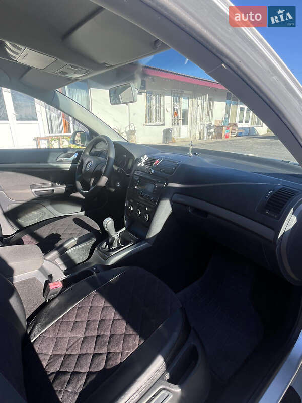 Лифтбек Skoda Octavia 2008 в Рудки