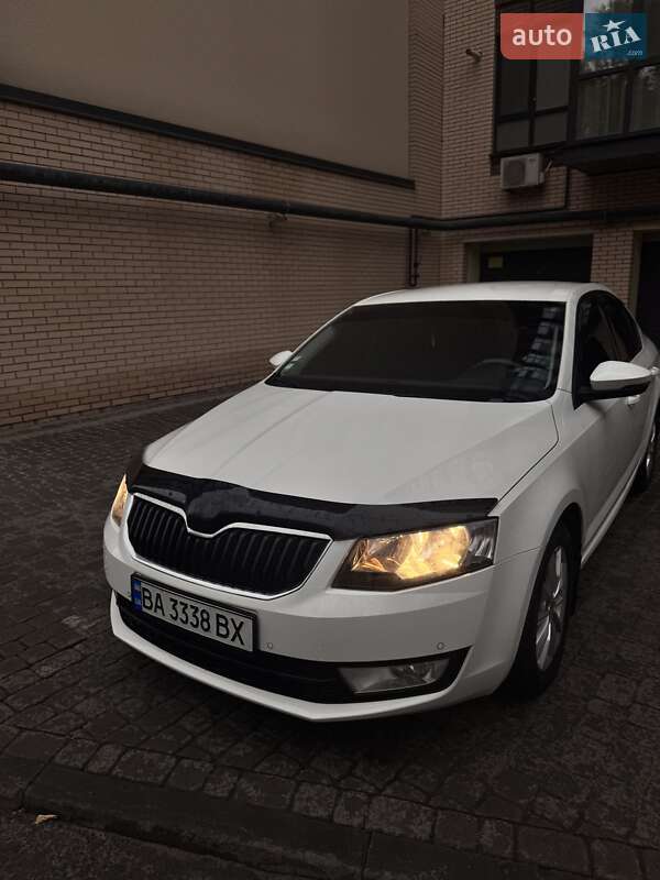 Лифтбек Skoda Octavia 2015 в Кропивницком