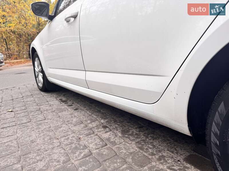 Лифтбек Skoda Octavia 2015 в Кропивницком