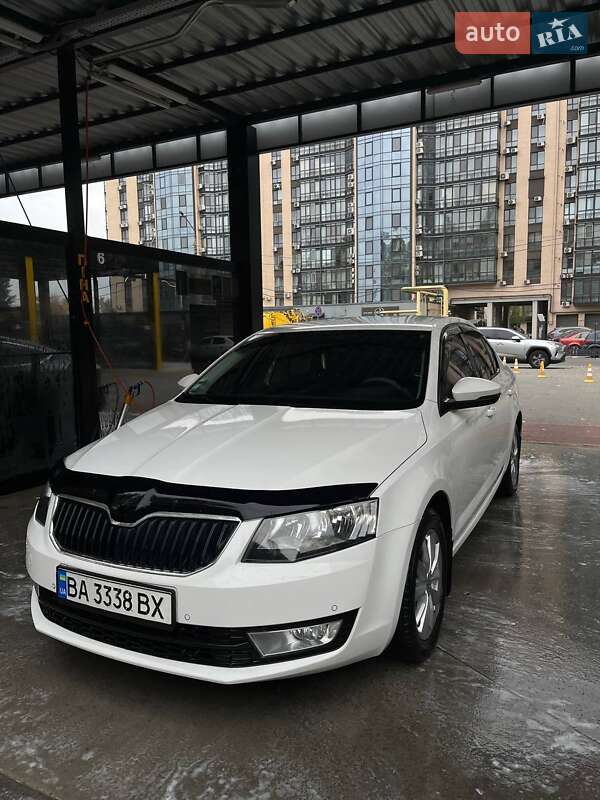 Лифтбек Skoda Octavia 2015 в Кропивницком