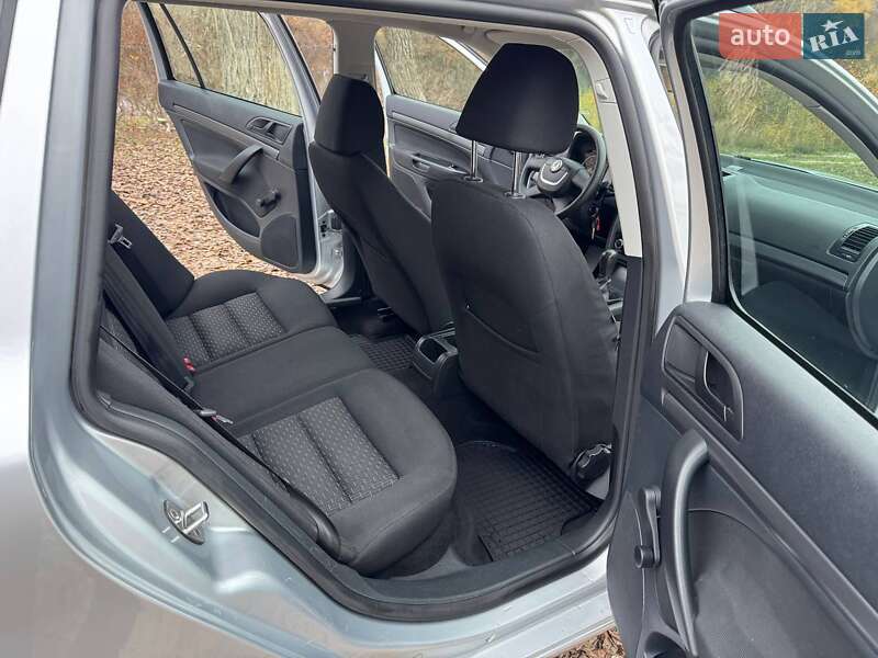 Универсал Skoda Octavia 2009 в Полтаве