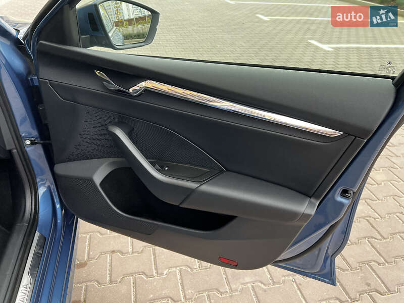 Универсал Skoda Octavia 2021 в Киеве