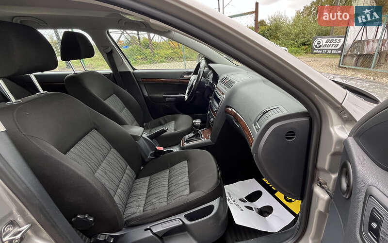 Универсал Skoda Octavia 2013 в Стрые