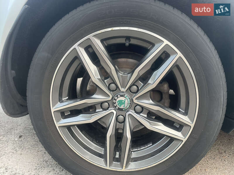 Лифтбек Skoda Octavia 2010 в Киеве фото 15 Лифтбек Skoda Octavia 2010 в Киеве