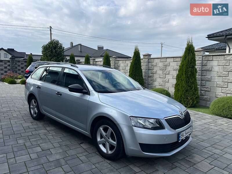 Универсал Skoda Octavia 2015 в Ровно