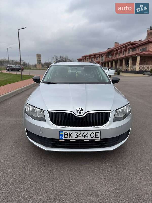 Универсал Skoda Octavia 2015 в Ровно